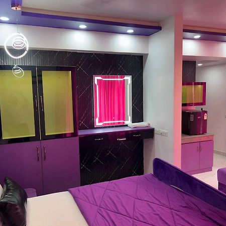 Dolphin Inn & Suites Manhattan ラクナウ エクステリア 写真