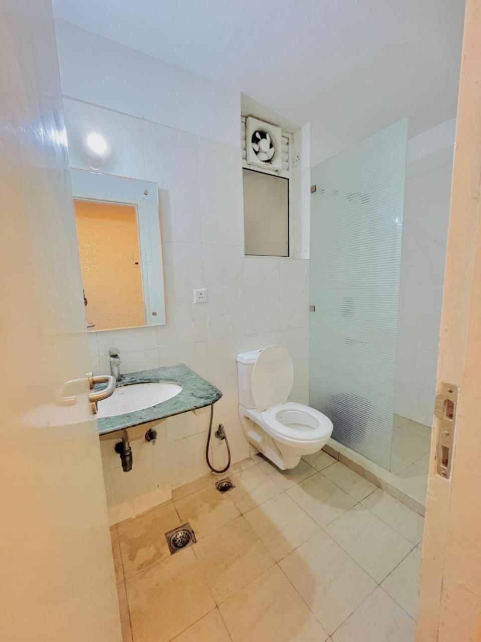 Dolphin Inn & Suites Manhattan ラクナウ エクステリア 写真