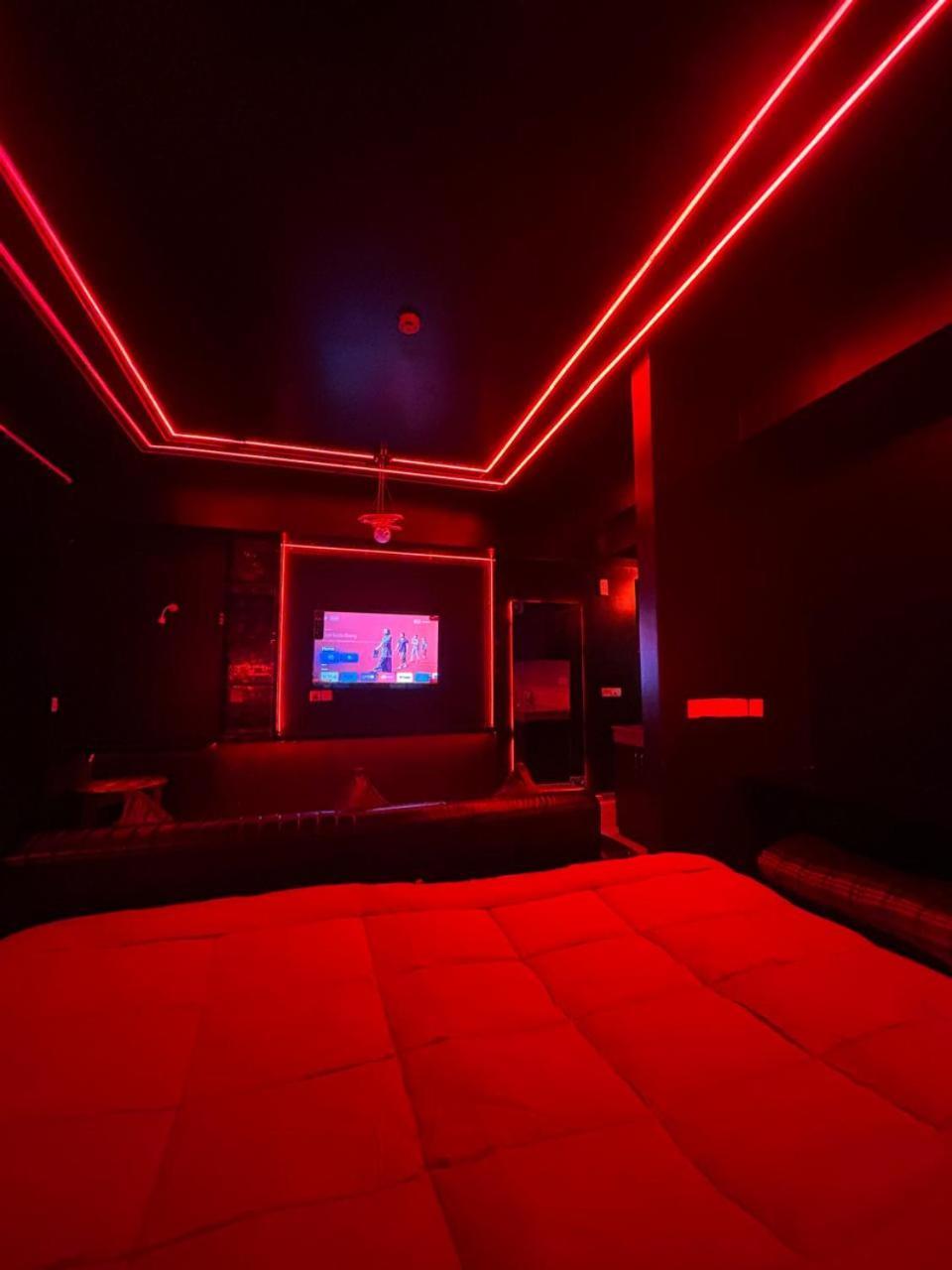 Dolphin Inn & Suites Manhattan ラクナウ エクステリア 写真