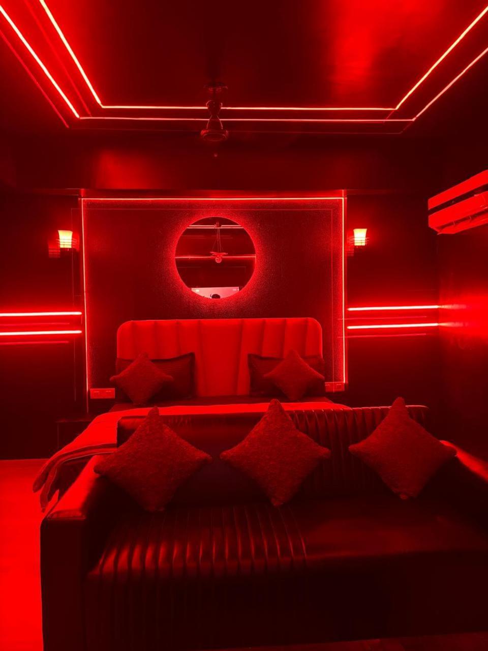 Dolphin Inn & Suites Manhattan ラクナウ エクステリア 写真