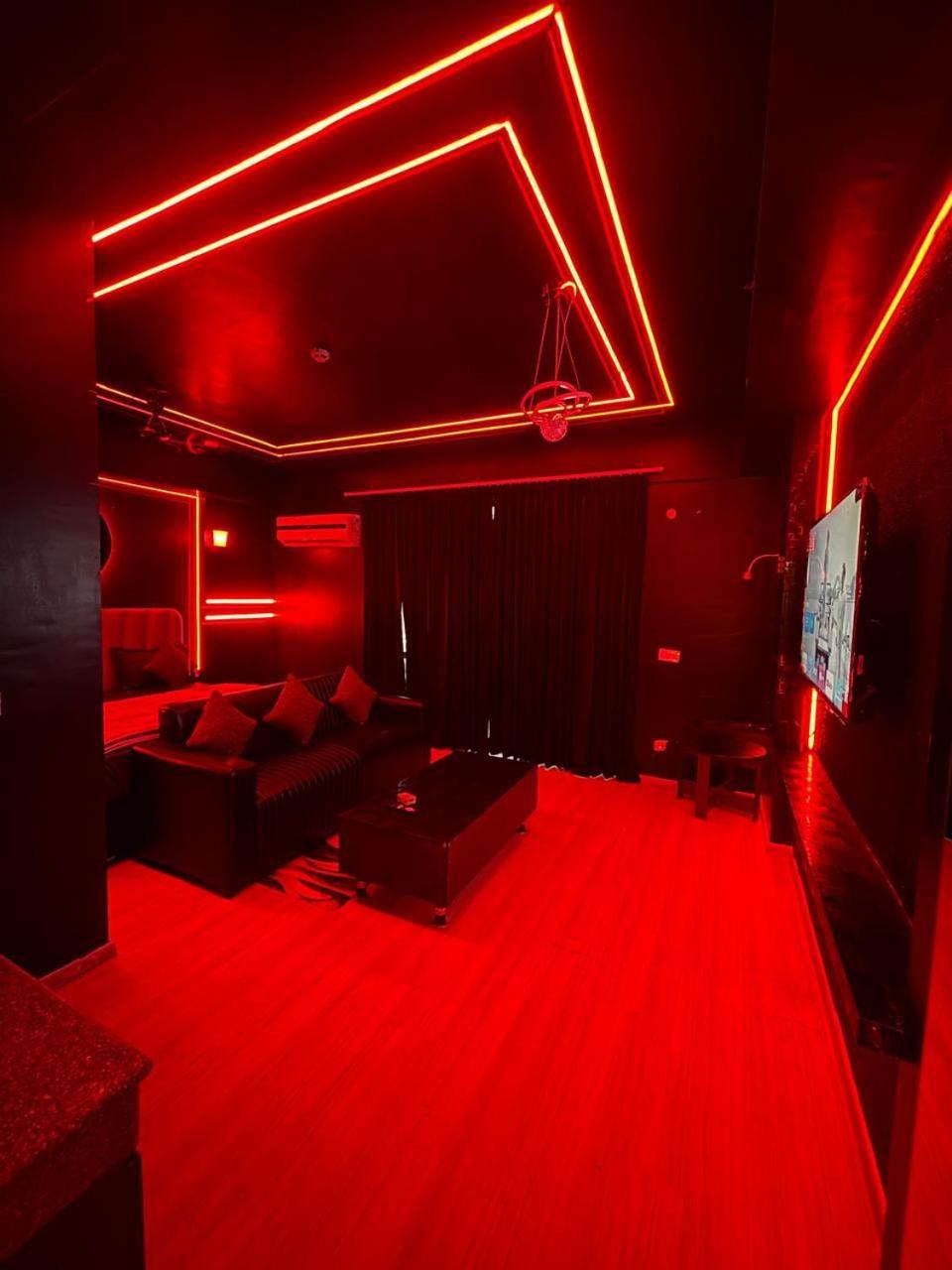 Dolphin Inn & Suites Manhattan ラクナウ エクステリア 写真