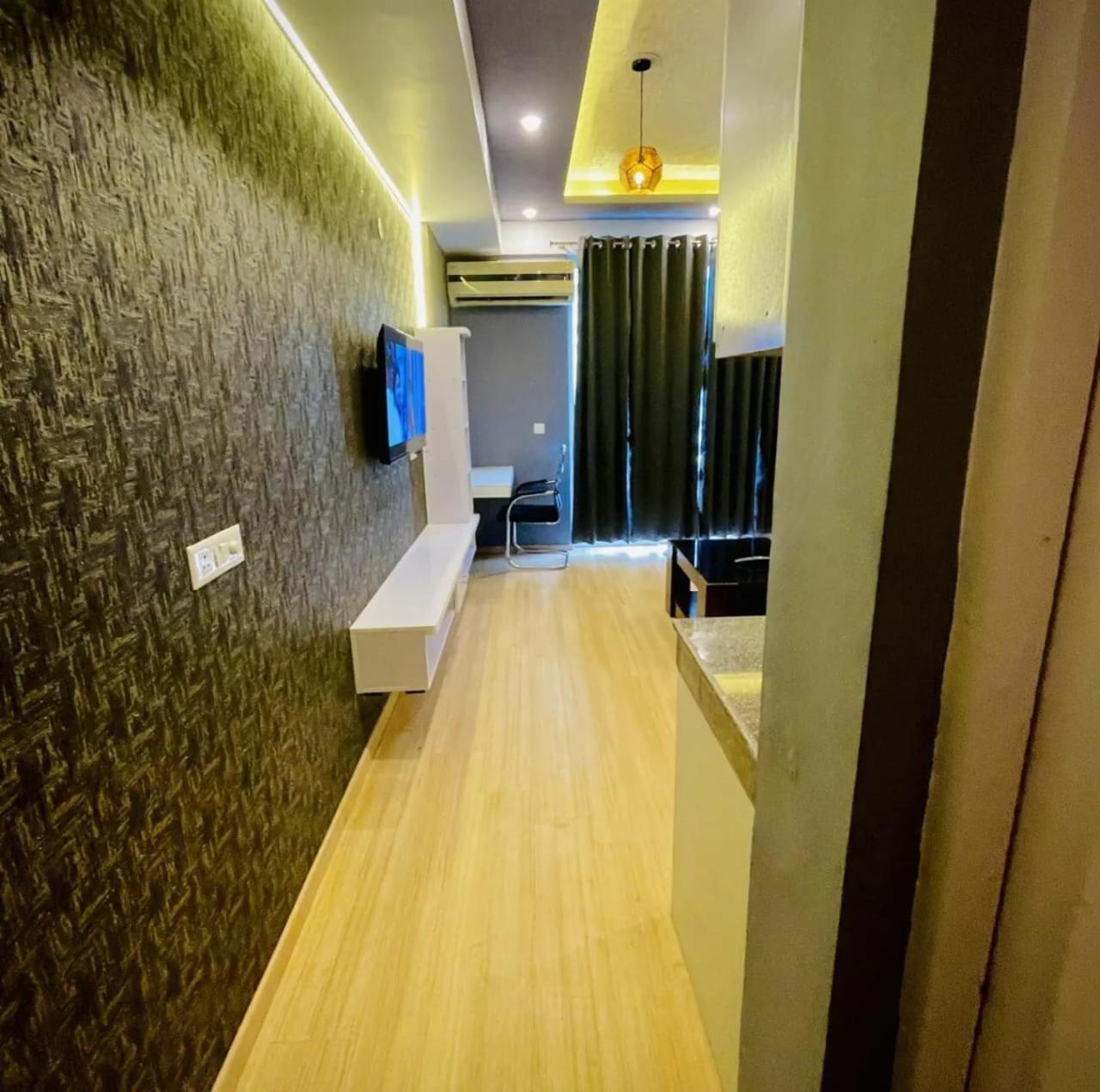 Dolphin Inn & Suites Manhattan ラクナウ エクステリア 写真