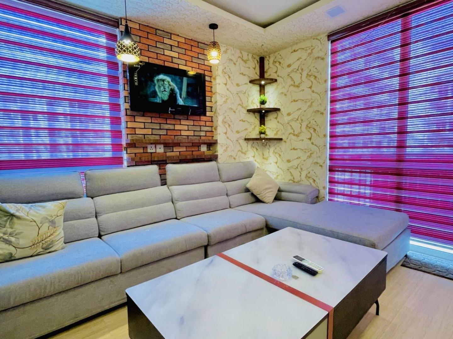 Dolphin Inn & Suites Manhattan ラクナウ エクステリア 写真
